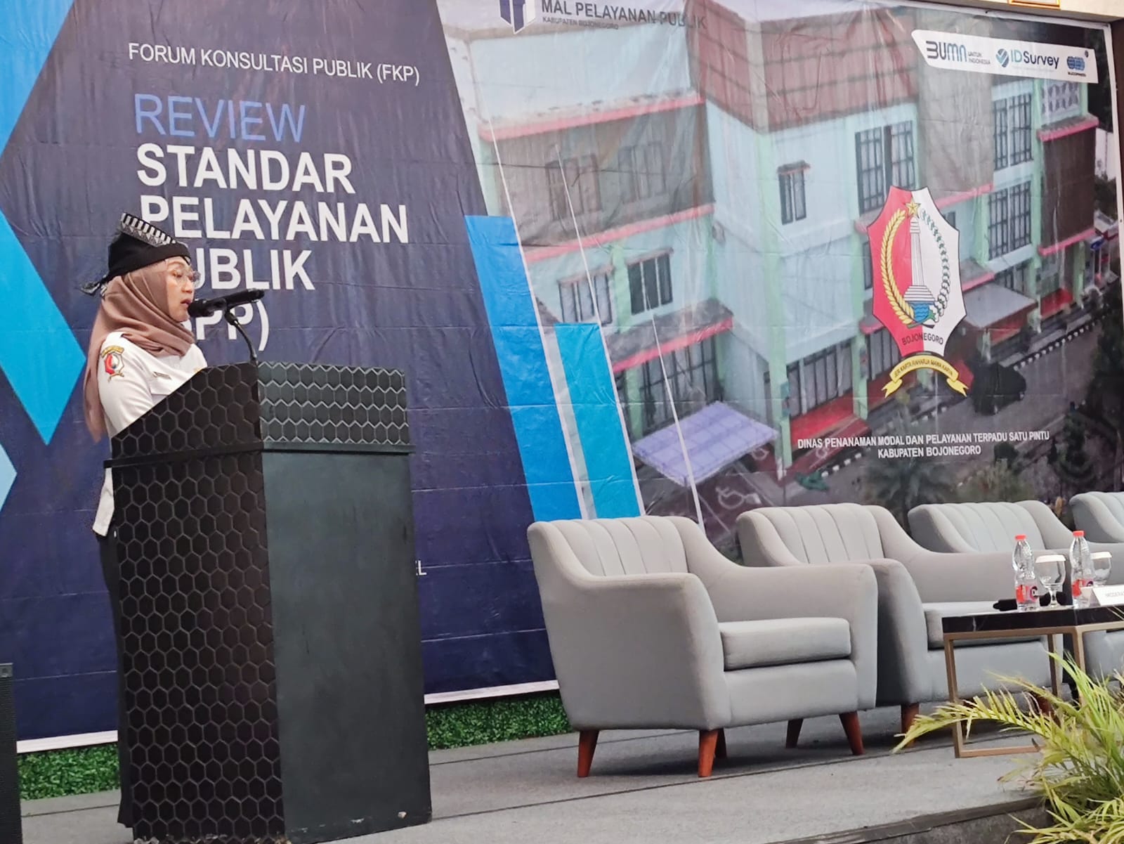 FORUM GROUP DISCUSSION (FGD) REVIEW PENYUSUNAN STANDAR PELAYANAN PUBLIK