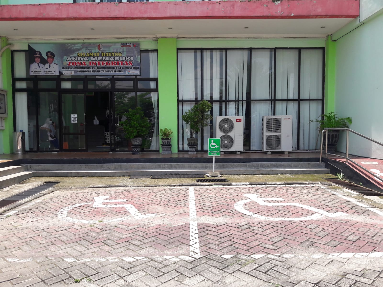 FASILITAS UNTUK DISABILITAS